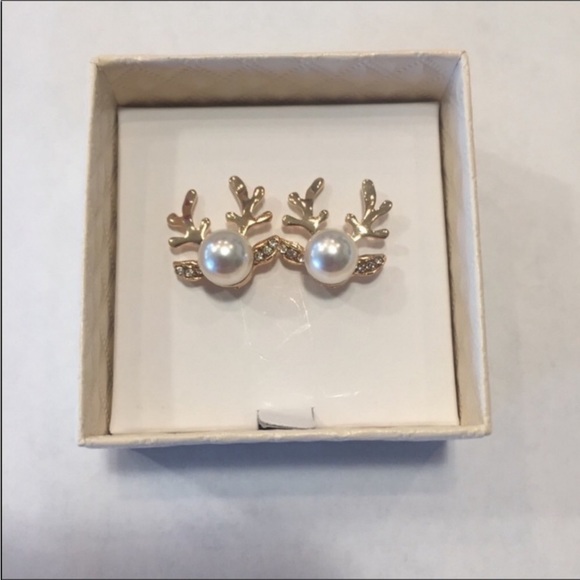 1 Left! Gift Boxed Faux Pearl Reindeer Earrings! - Picture 2 of 5